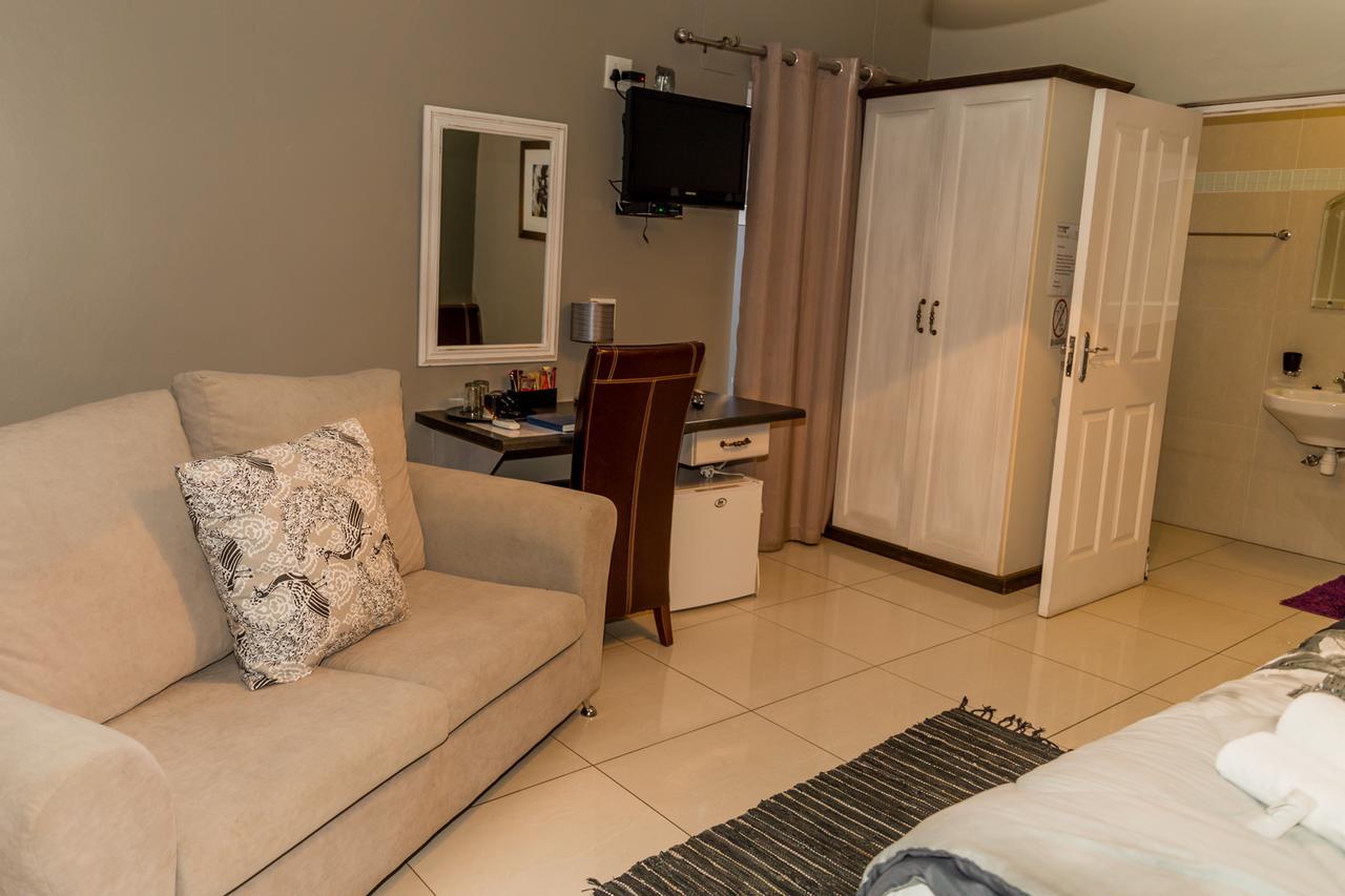 Village Boutique Hotel Otjiwarongo Luaran gambar