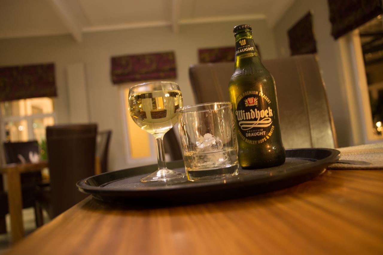 Village Boutique Hotel Otjiwarongo Luaran gambar